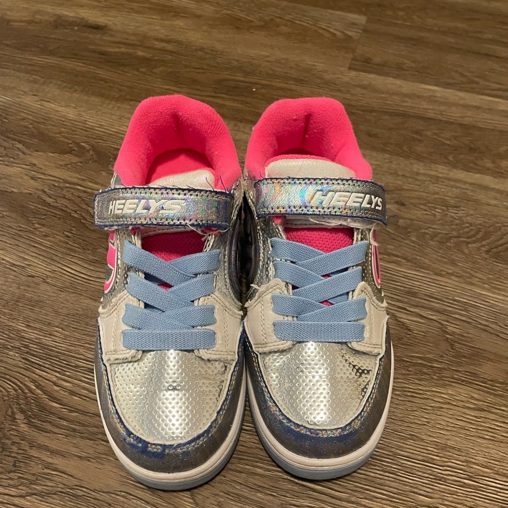 Girl’s Heelys